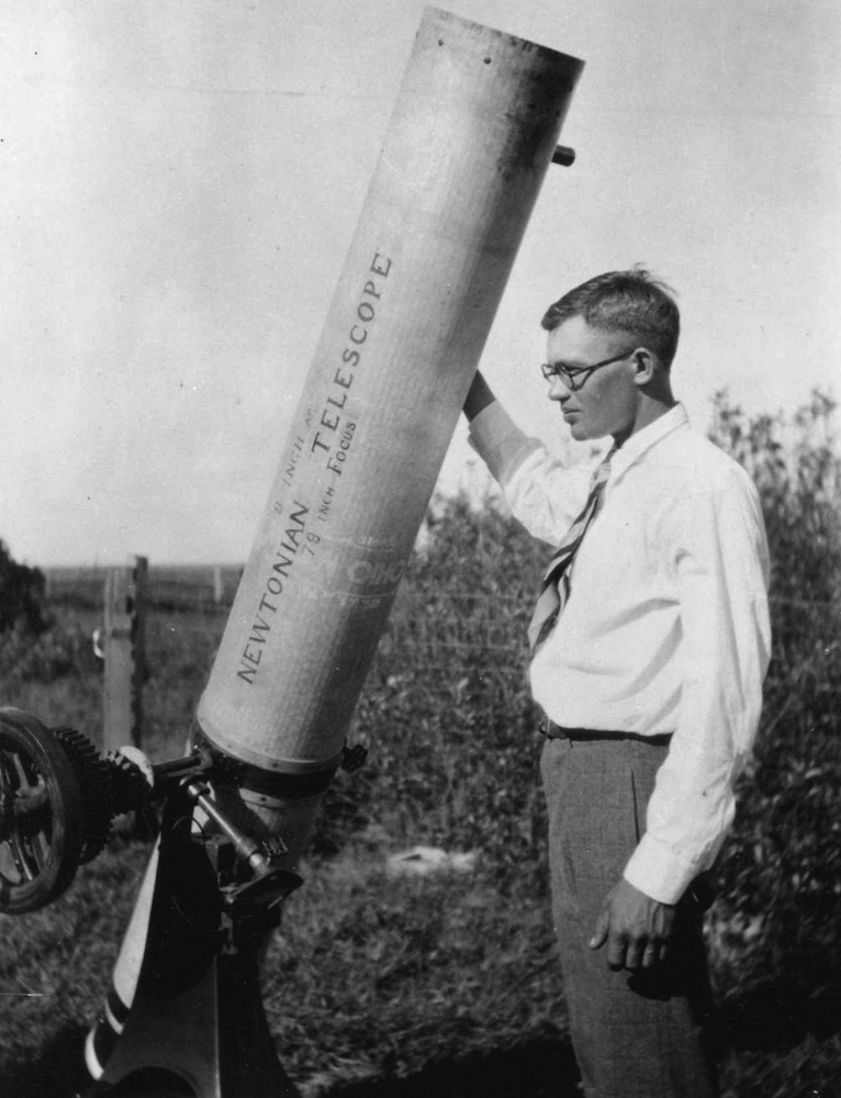 Clyde W Tombaugh